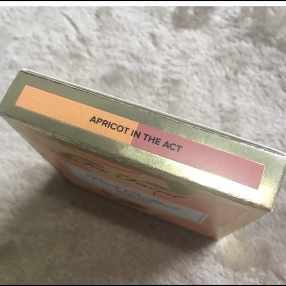 Too faced blush/duo new Apricot in the act - Picture 8 of 10